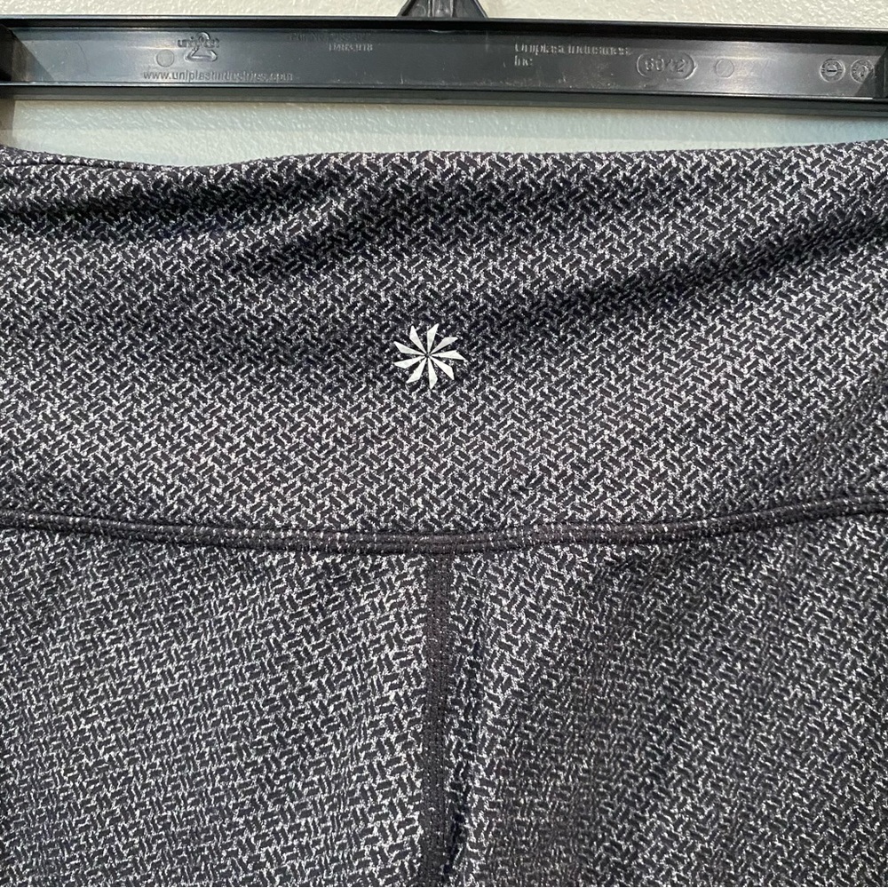 Athleta Active 3/4th Length Patterned Leggings Da… - image 8